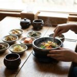 Thé vert coréen vs matcha japonais : lequel choisir pour vos cocktails ?